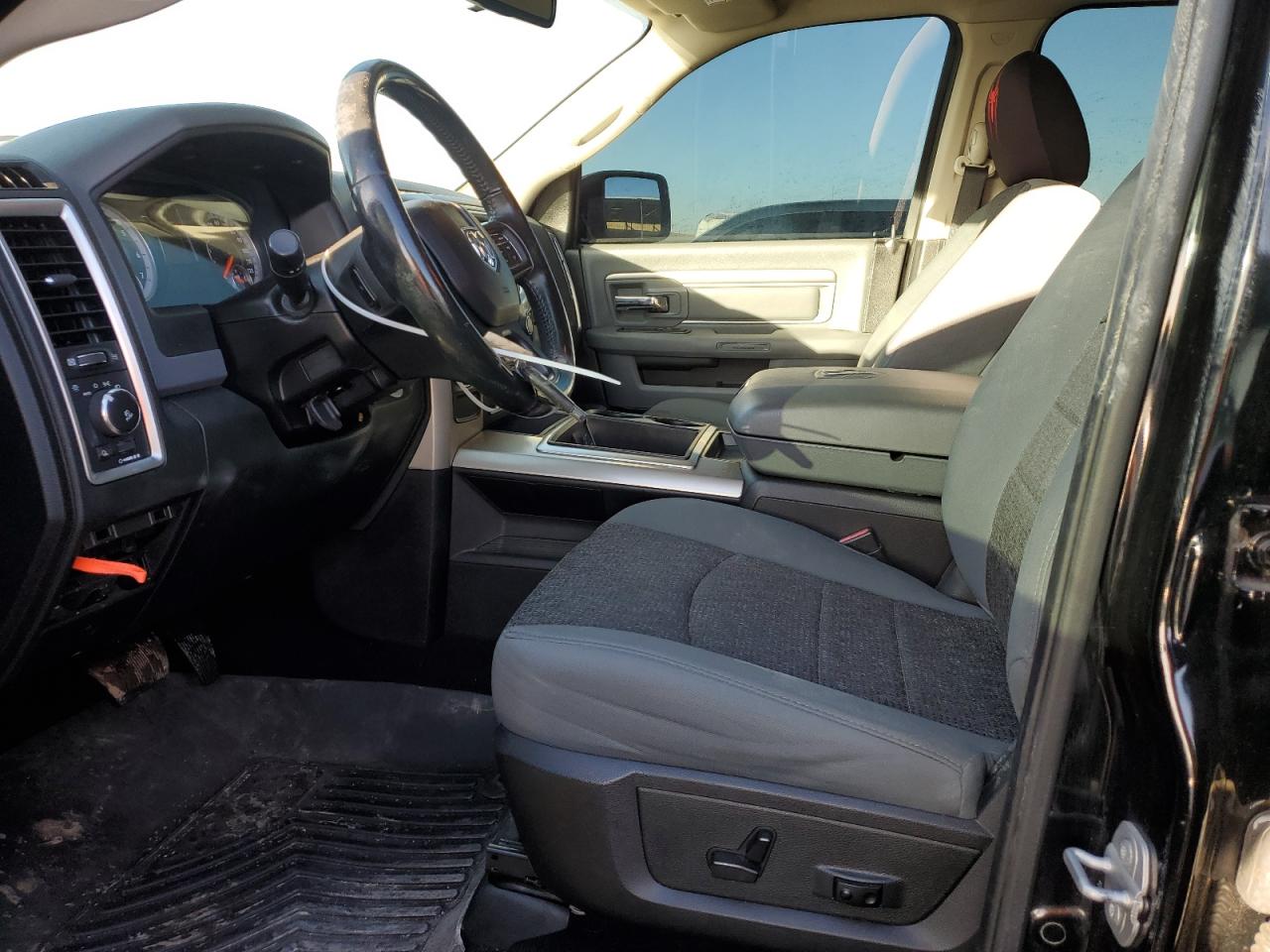 2015 RAM 1500 VIN 1C6RR6GG0FS547356 Copart auction photo, front end / minor dent/scratches damage thumbnail 7
