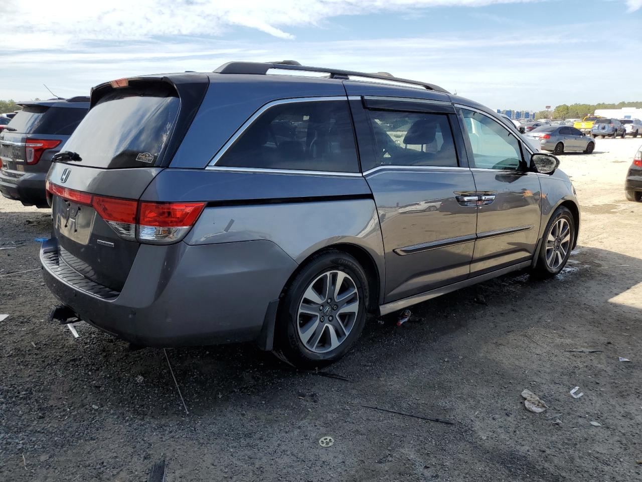 2015 Honda Odyssey VIN 5FNRL5H90FB011671 Copart auction photo, rear end / front end damage thumbnail 3