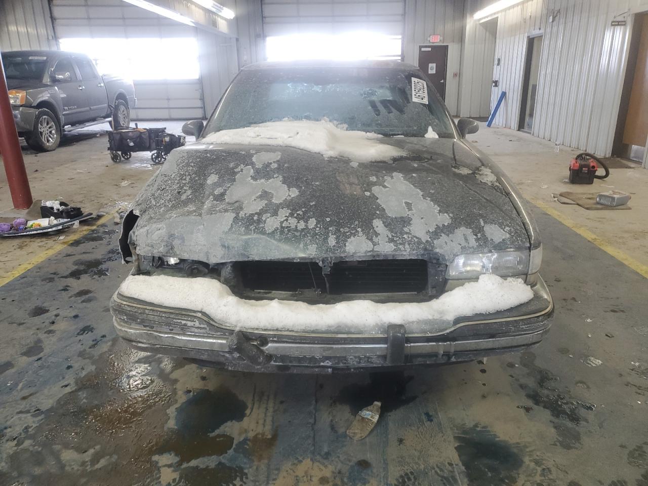 1993 Buick LeSabre VIN 1G4HP53L8PH404298 Copart auction photo, front end / mechanical damage thumbnail 5