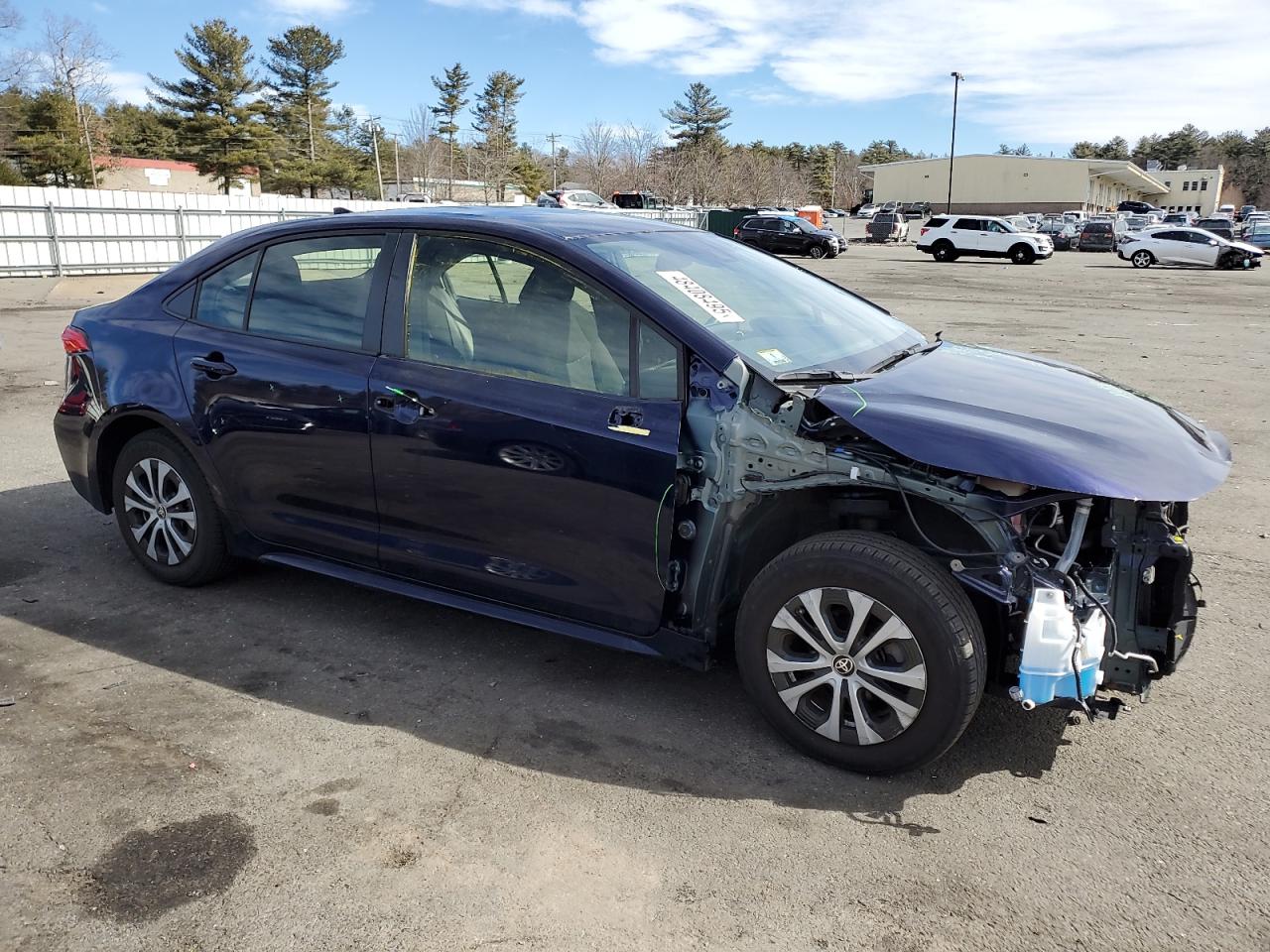 2020 Toyota Corolla VIN JTDEBRBE7LJ016398 Copart auction photo, front end / minor dent/scratches damage thumbnail 4