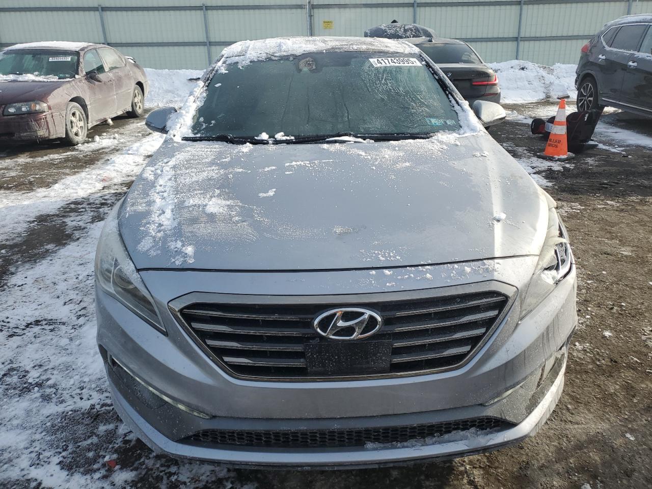 2015 Hyundai Sonata VIN 5NPE34AB7FH049857 Copart auction photo, side / front end damage thumbnail 5