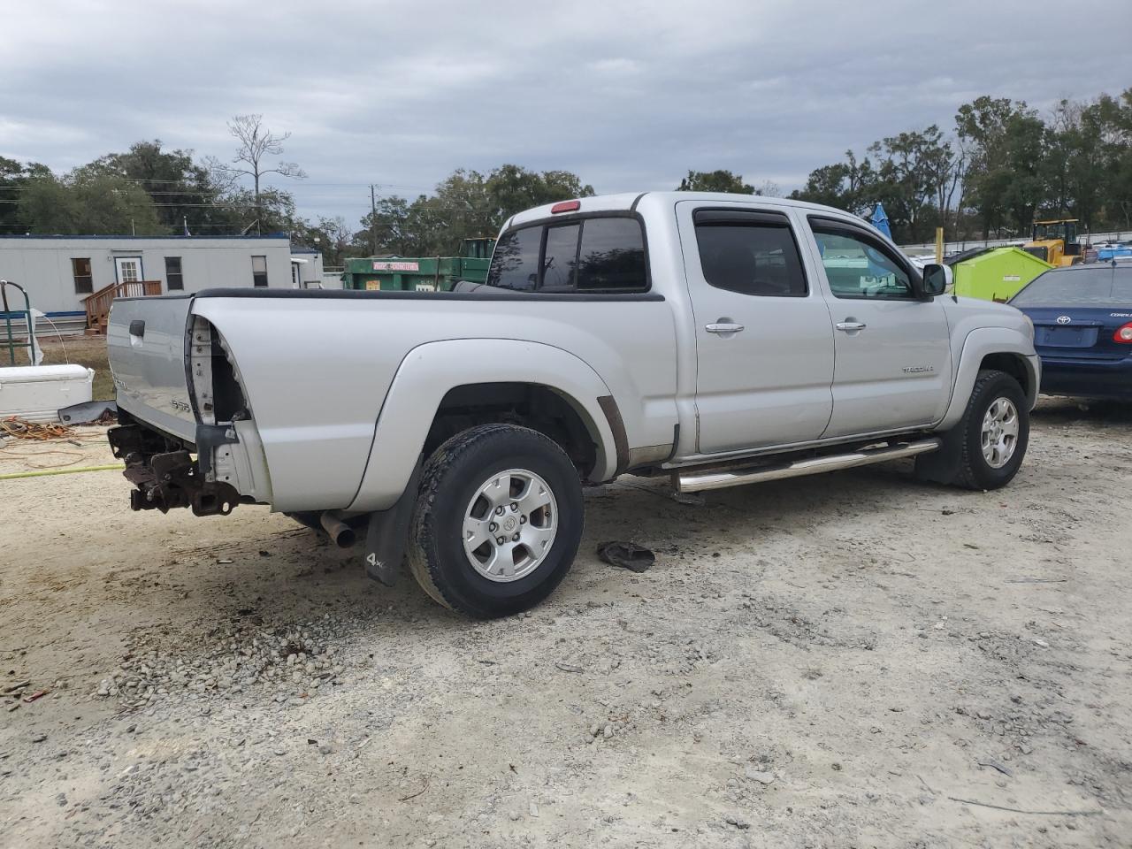 2011 Toyota Tacoma VIN 3TMMU4FN2BM031377 Copart auction photo, rear end damage thumbnail 3