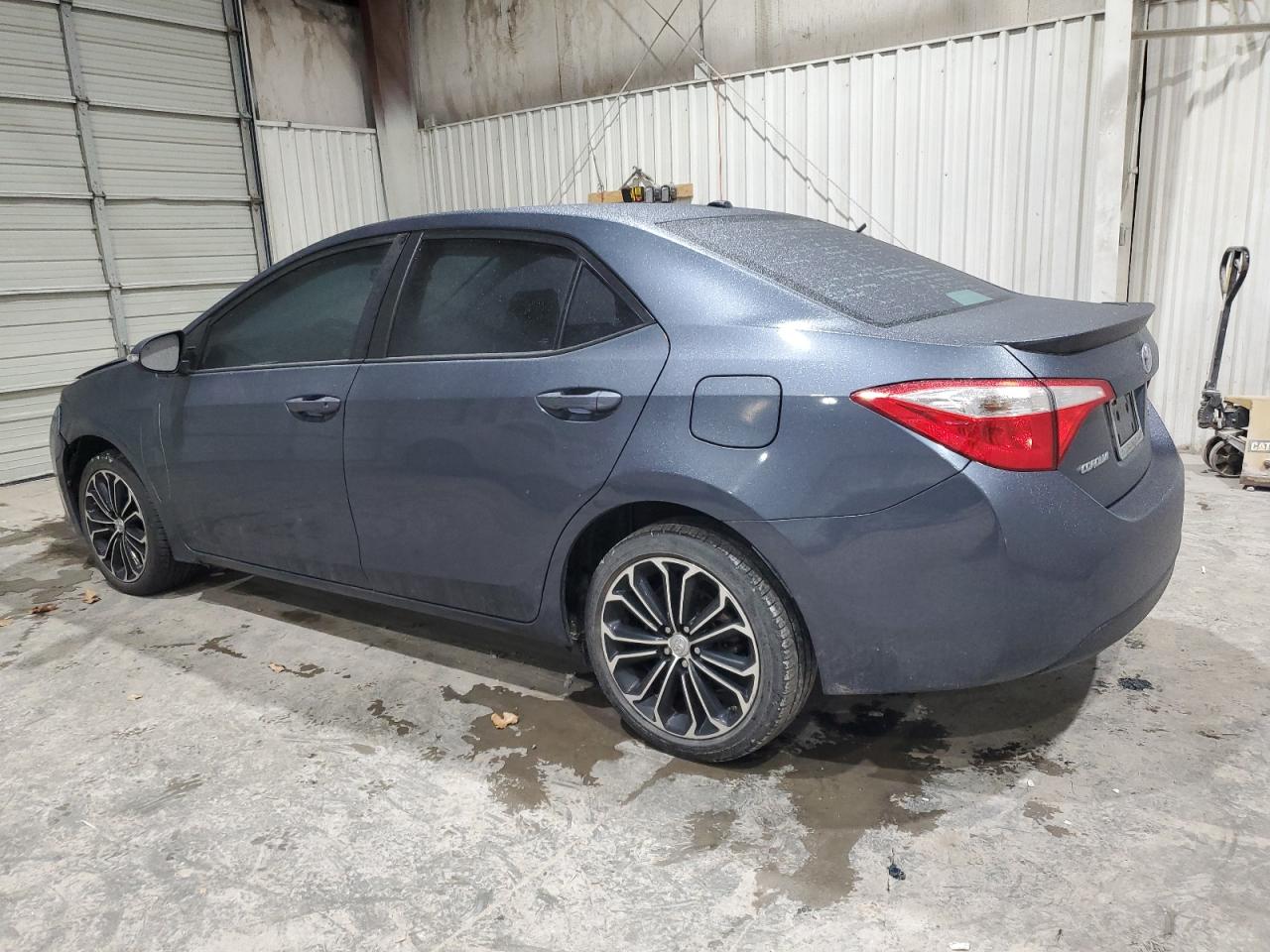 2016 Toyota Corolla VIN 5YFBURHE6GP511004 Copart auction photo, front end / minor dent/scratches damage thumbnail 2