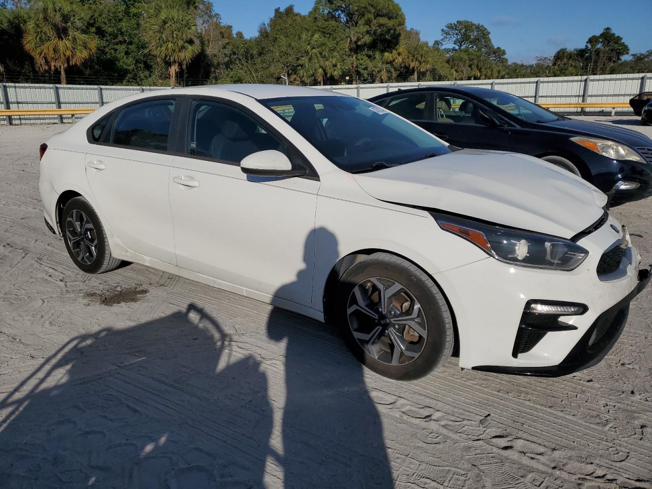 2019 KIA Forte VIN 3KPF24AD7KE063894 Copart auction photo, front end / minor dent/scratches damage thumbnail 4