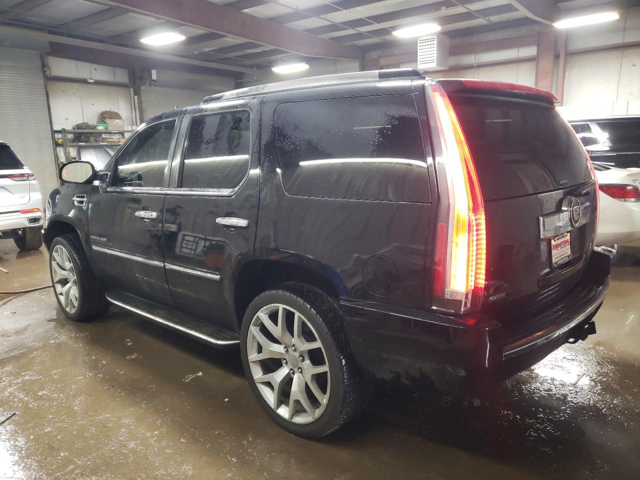 2011 Cadillac Escalade VIN 1GYS4AEF2BR263664 Copart auction photo, front end / side damage thumbnail 2