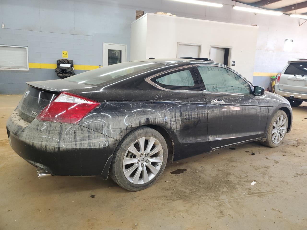 2008 Honda Accord VIN 1HGCS22888A009803 Copart auction photo, water/flood damage thumbnail 3