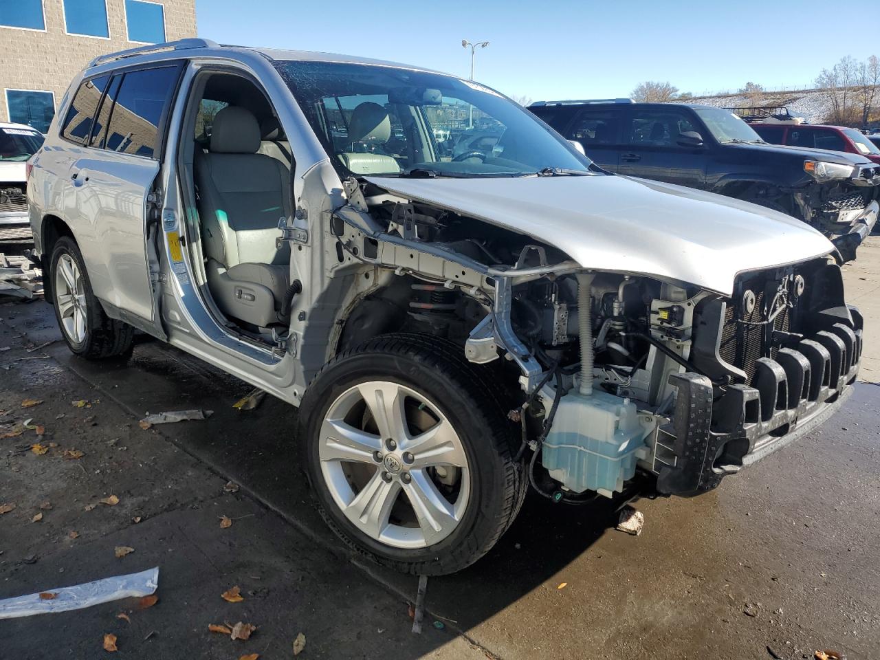 2008 Toyota Highlander VIN JTEES42A282056885 Copart auction photo, side / front end damage thumbnail 4