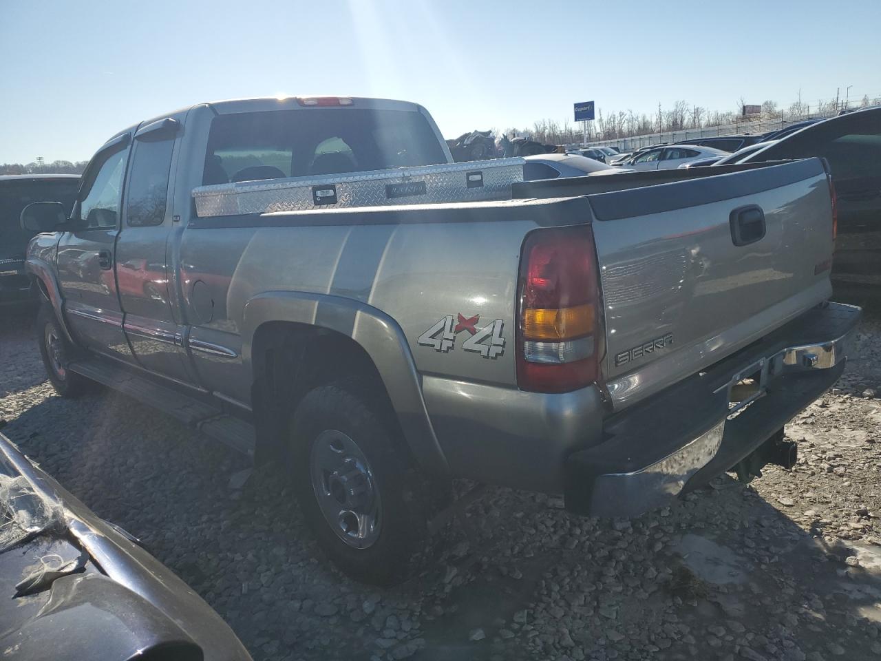 2001 GMC Sierra VIN 1GTHK29U31E307049 Copart auction photo, all over damage thumbnail 2