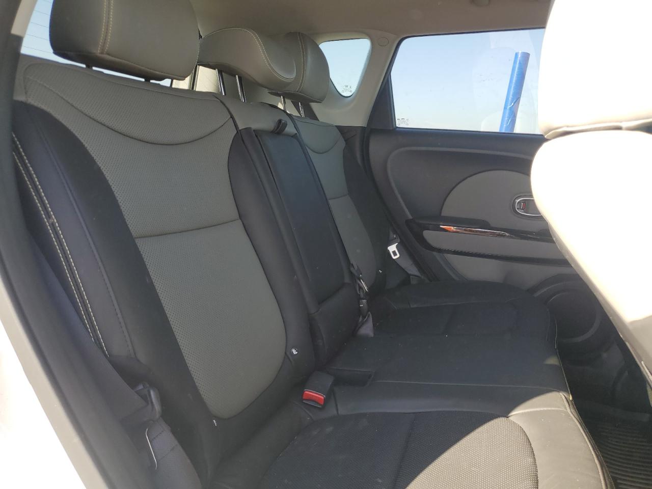 2016 KIA Soul VIN KNDJP3A59G7327977 Copart auction photo, rear end / minor dent/scratches damage thumbnail 10