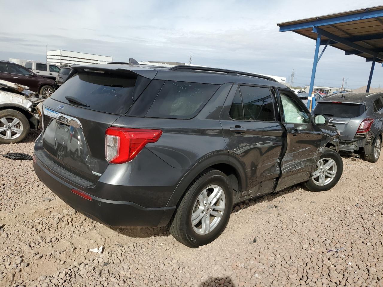 2020 Ford Explorer VIN 1FMSK7DH7LGA63292 Copart auction photo, side / front end damage thumbnail 3