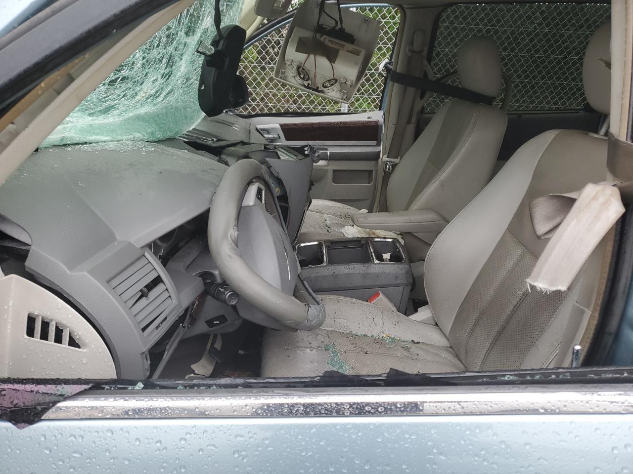 2009 Chrysler Town & Country VIN 2A8HR54169R648124 Copart auction photo, front end / side damage thumbnail 7