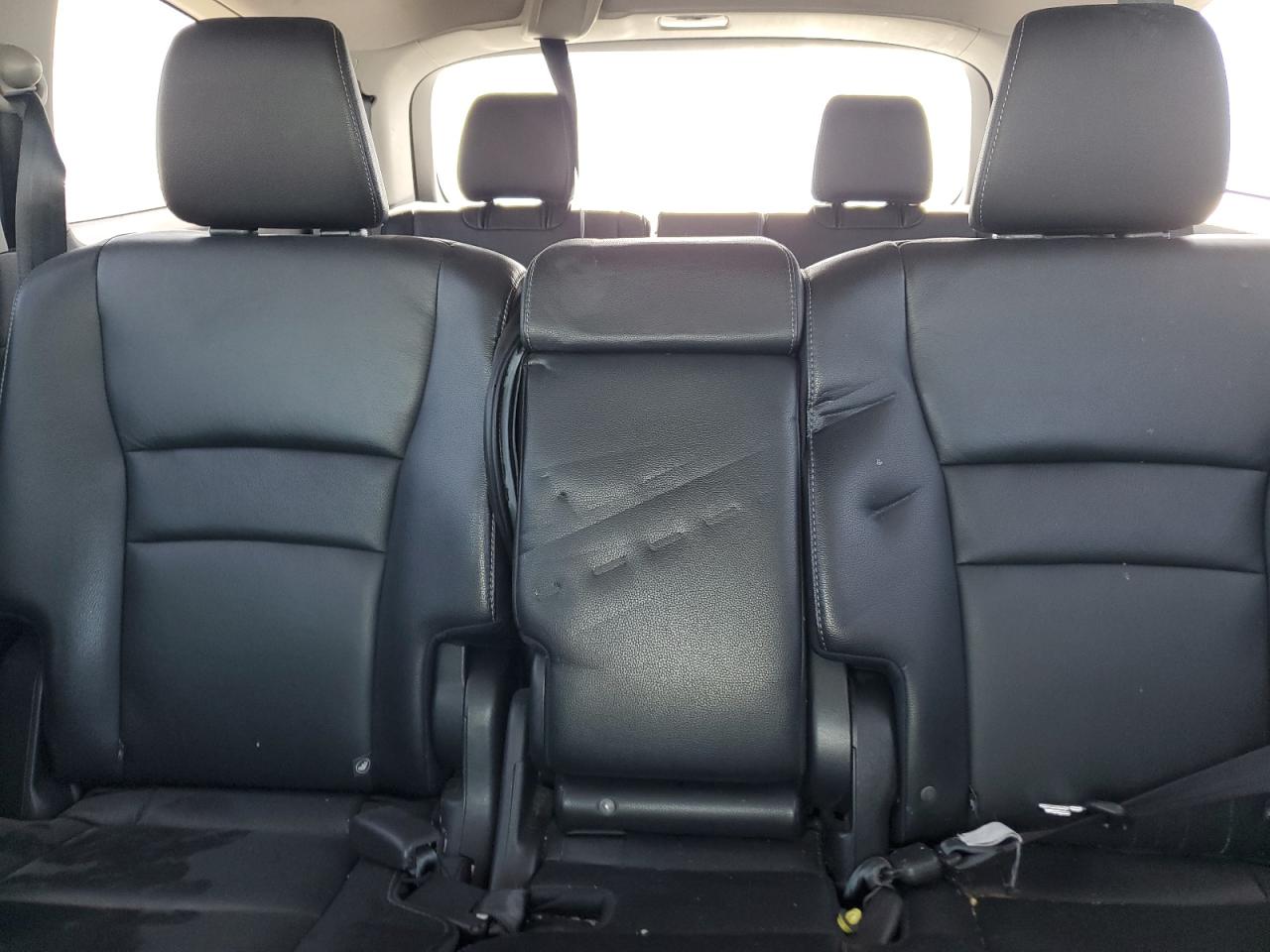 2019 Honda Pilot VIN 5FNYF6H57KB073472 Copart auction photo, side / minor dent/scratches damage thumbnail 10