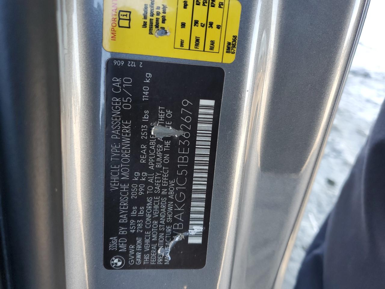 2011 BMW 3er VIN WBAKG1C51BE362679 Copart auction photo, front end damage thumbnail 14