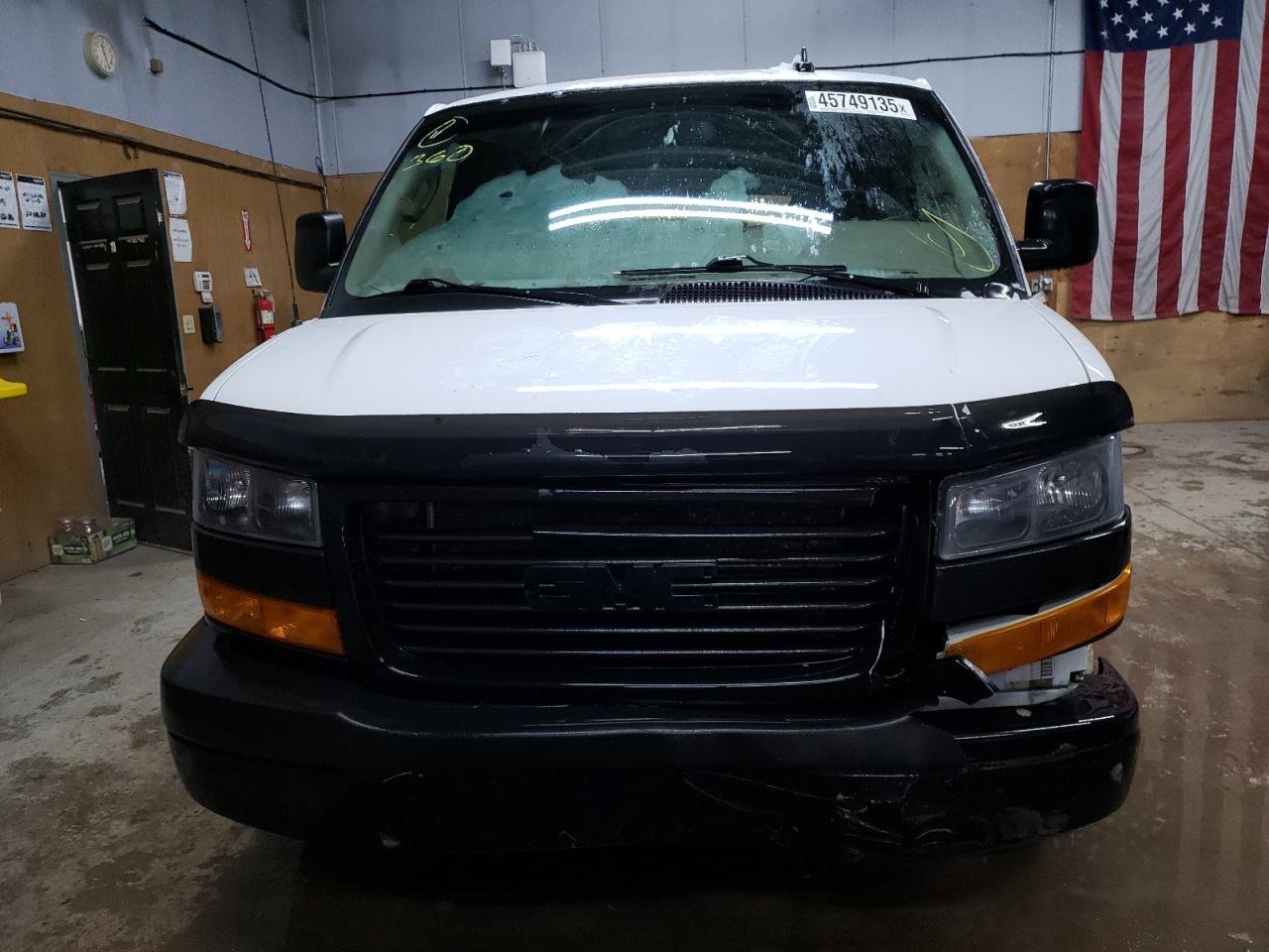 2018 GMC Savana VIN 1GTW7AFG1J1331696 Copart auction photo, front end / minor dent/scratches damage thumbnail 5