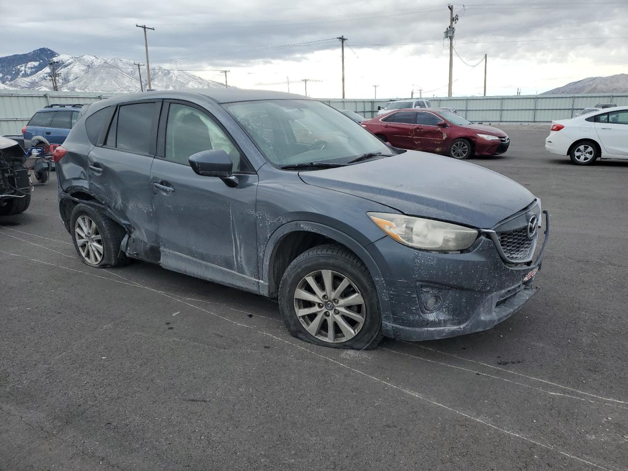 2013 Mazda CX-5 VIN JM3KE2CE1D0133702 Copart auction photo, front end / side damage thumbnail 4