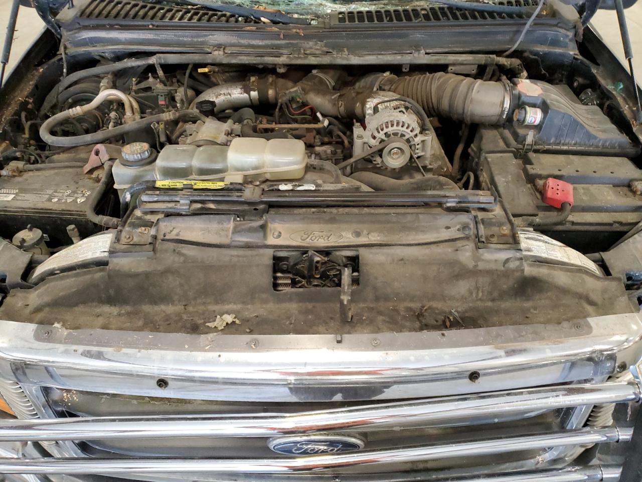 2001 Ford F350 VIN 1FTSW31F81EA26121 Copart auction photo, all over damage thumbnail 12