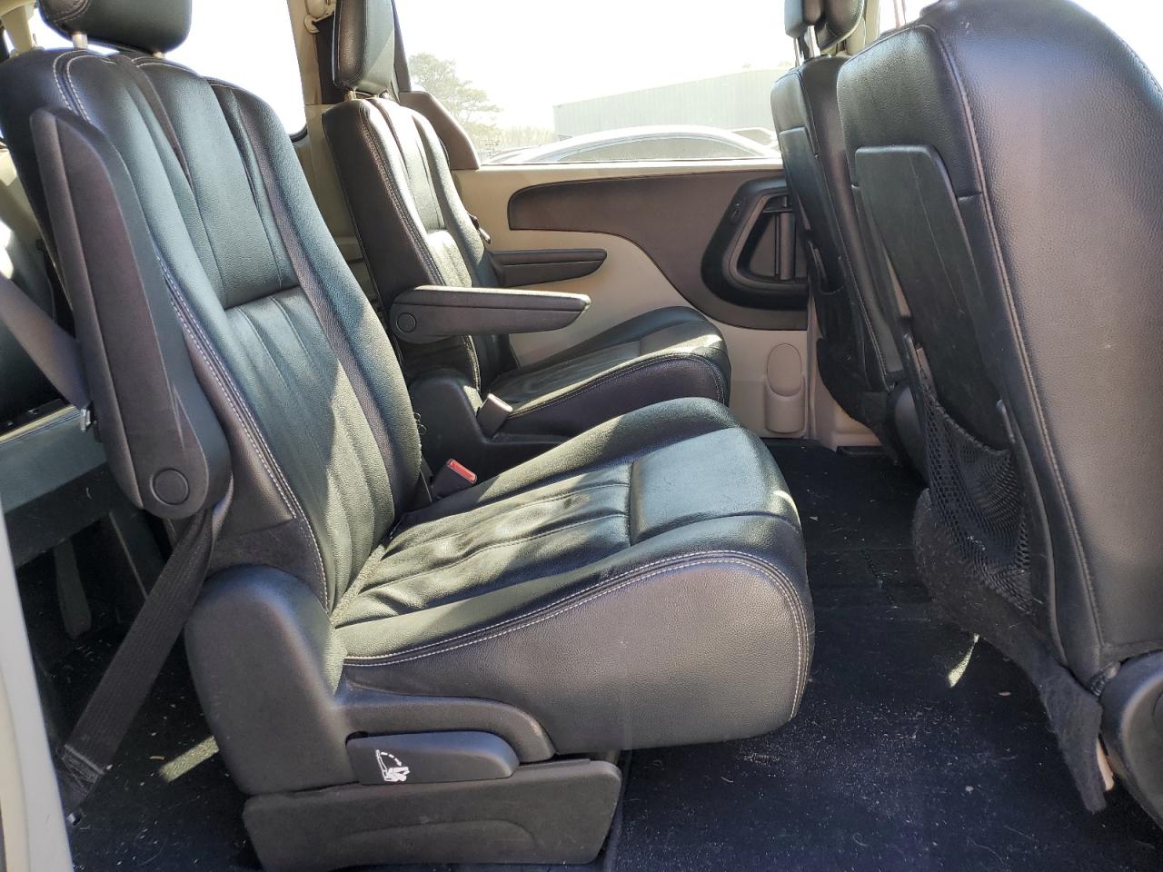 2013 Chrysler Town & Country VIN 2C4RC1BG1DR744250 Copart auction photo, front end / minor dent/scratches damage thumbnail 11