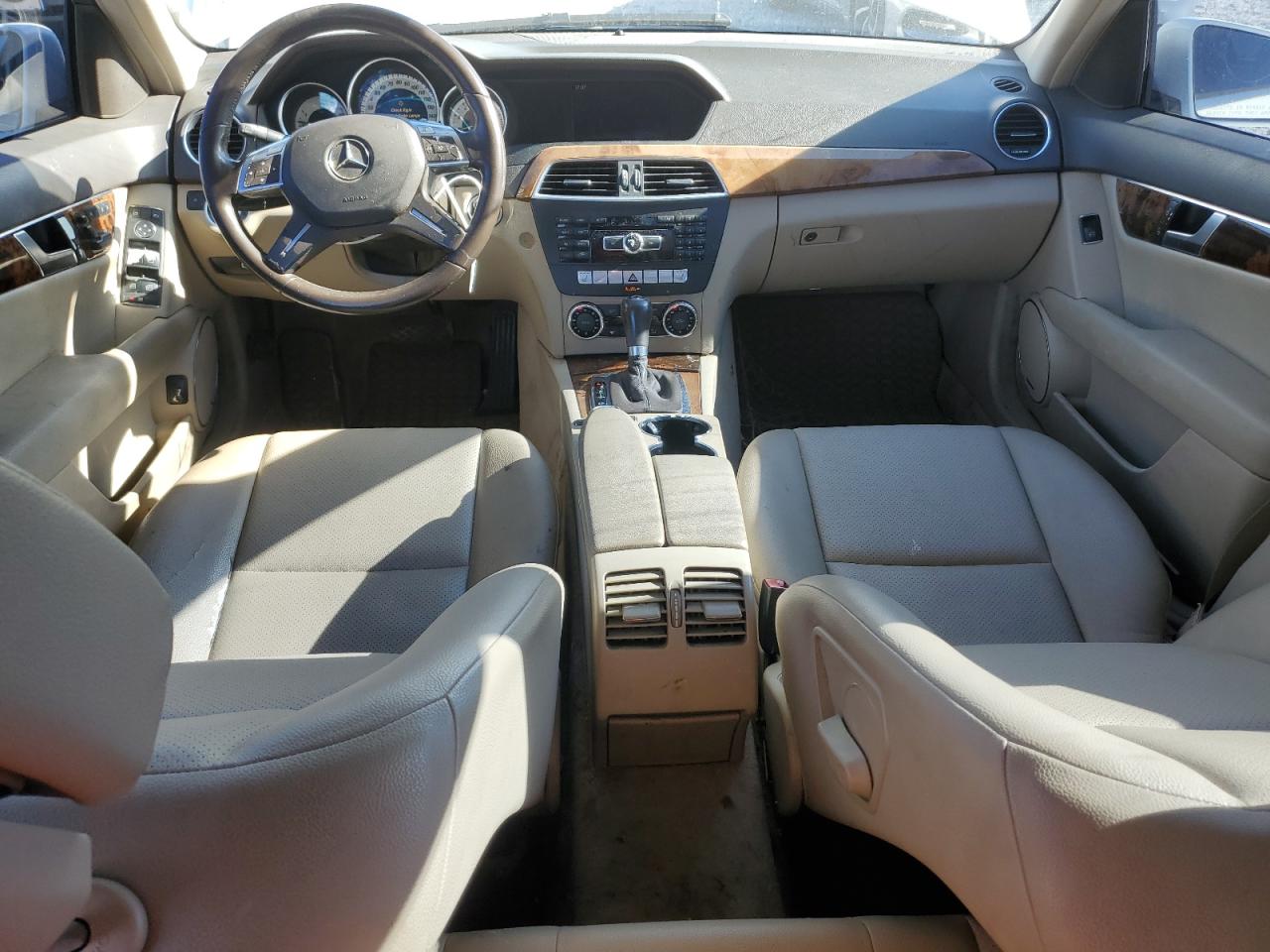 2012 Mercedes-Benz C-klasse VIN WDDGF4HB2CA625269 Copart auction photo, rear end damage thumbnail 8