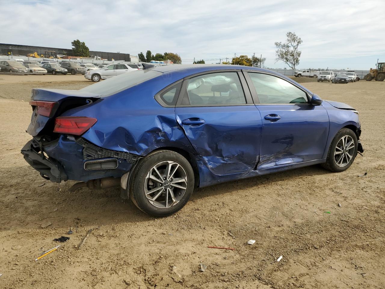 2023 KIA Forte VIN 3KPF24AD6PE519505 Copart auction photo, frame damage / all over damage thumbnail 3