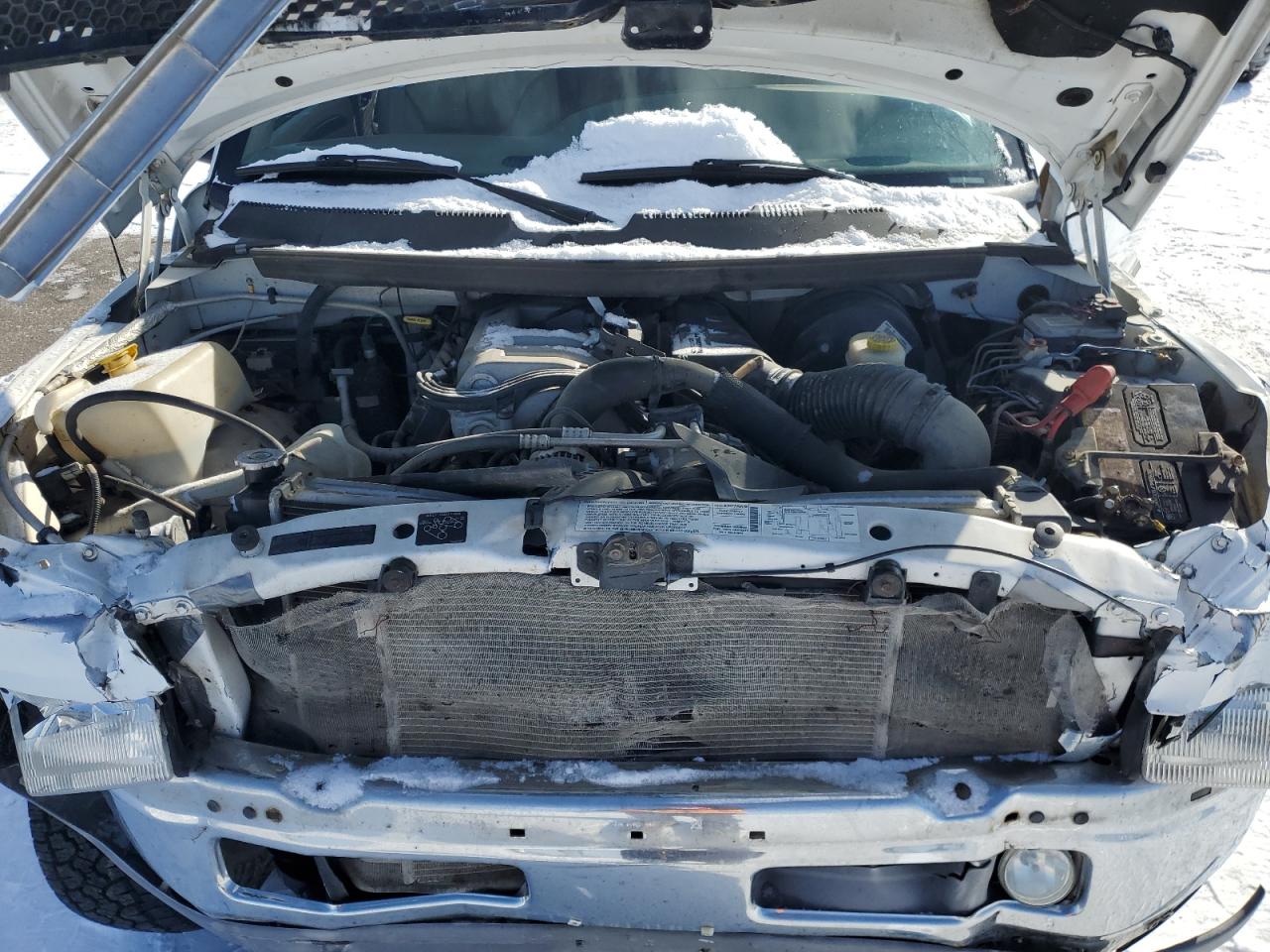 2000 Dodge RAM VIN 1B7KF23W4YJ137421 Copart auction photo, front end damage thumbnail 12