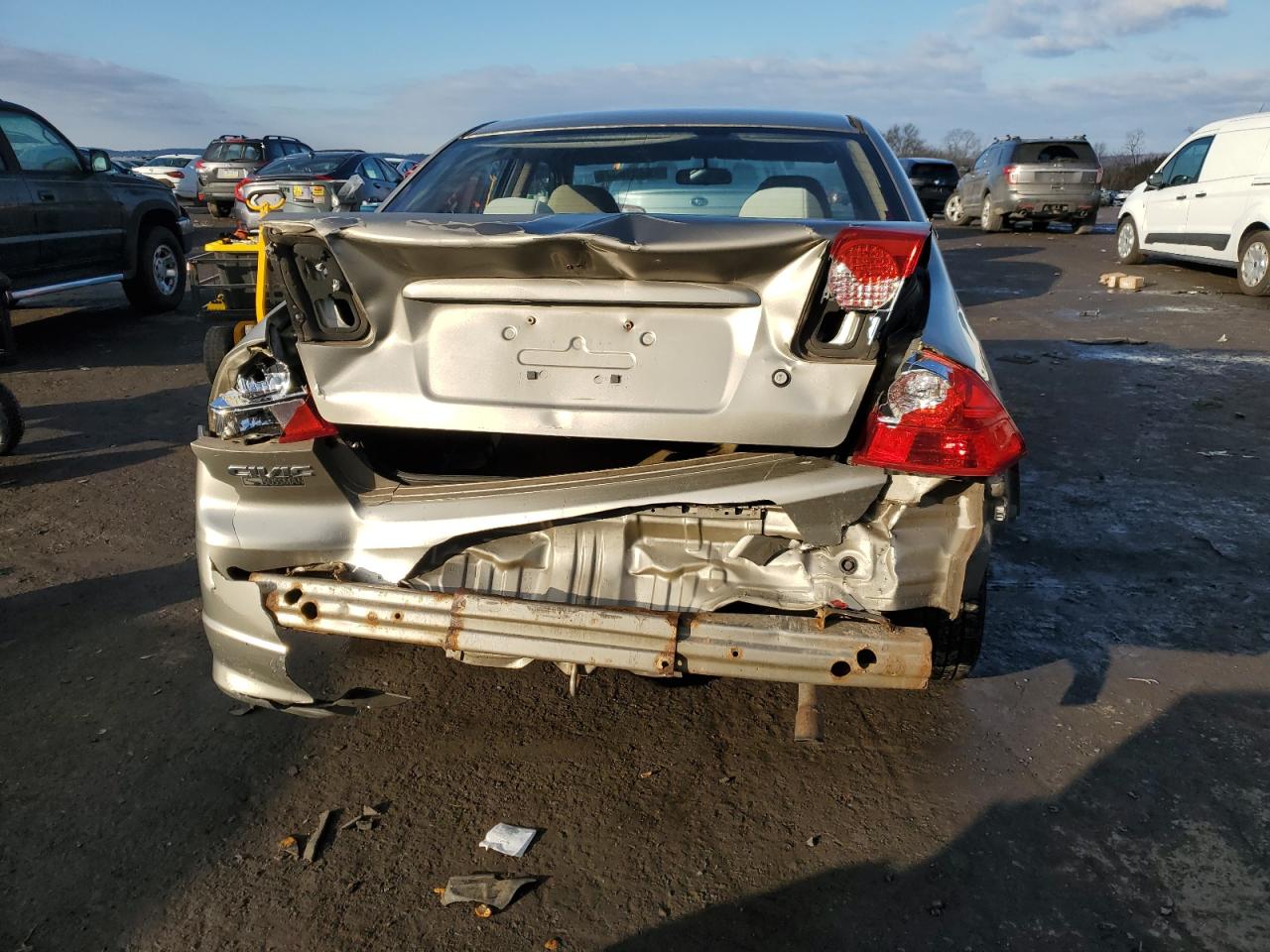 2005 Honda Civic VIN 2HGES16535H617907 Copart auction photo, front end / rear end damage thumbnail 6