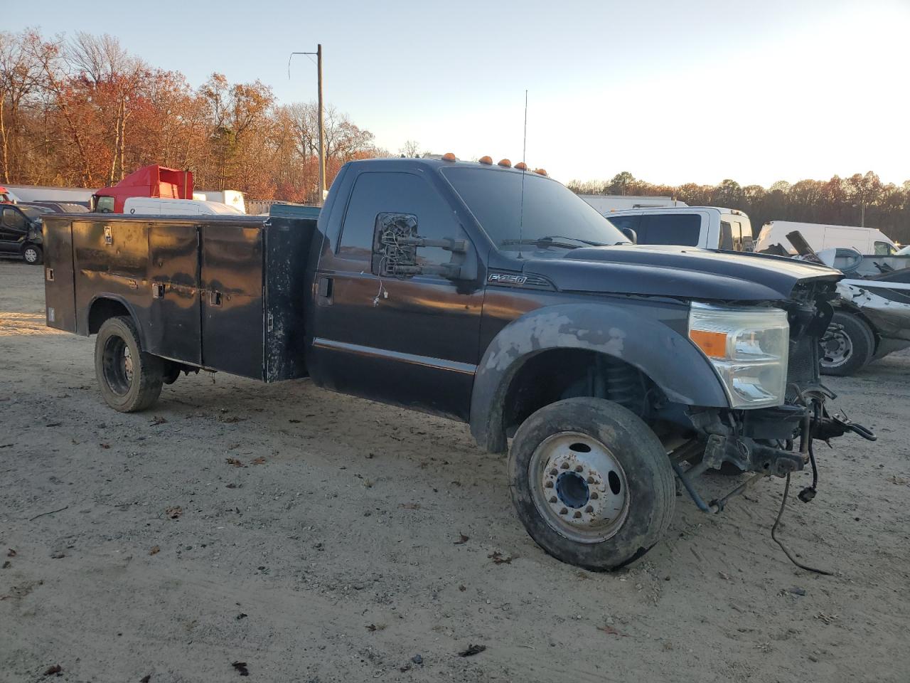 2011 Ford F450 VIN 1FDUF4GYXBEC25479 Copart auction photo, front end damage thumbnail 4