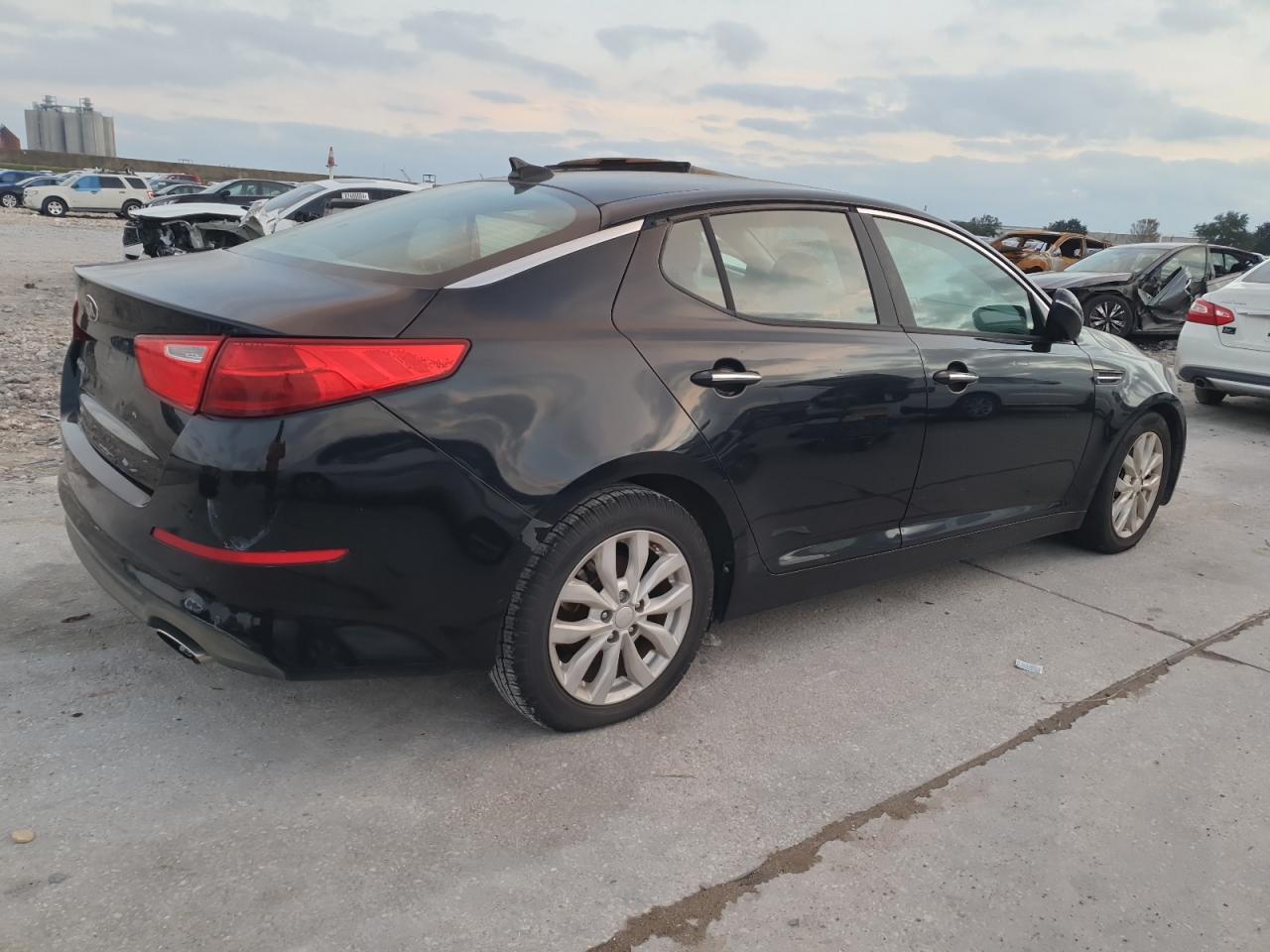 2015 KIA Optima VIN 5XXGM4A71FG477405 Copart auction photo, mechanical damage thumbnail 3