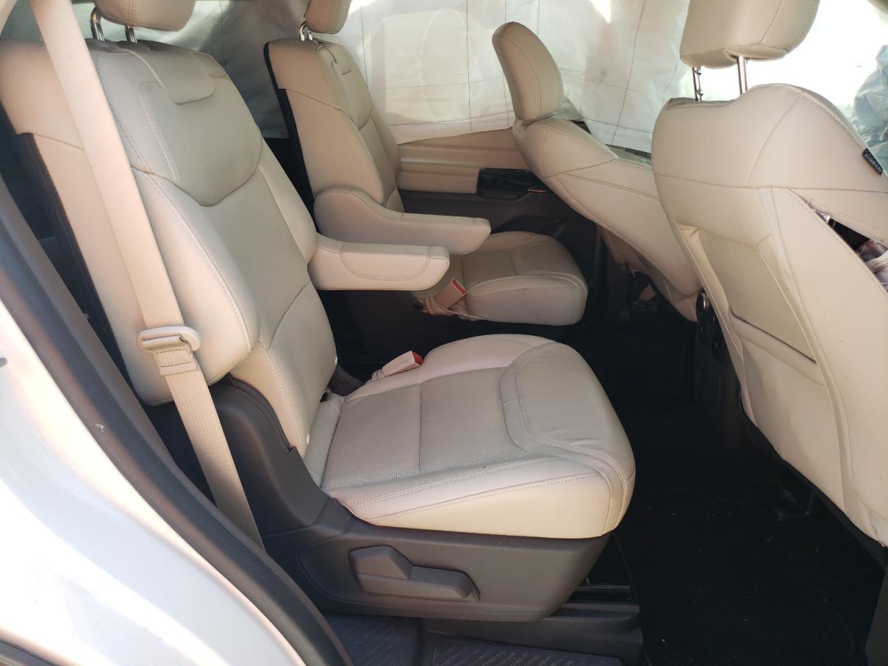 2022 Ford Explorer VIN 1FM5K8HC6NGA70335 Copart auction photo, all over damage thumbnail 11