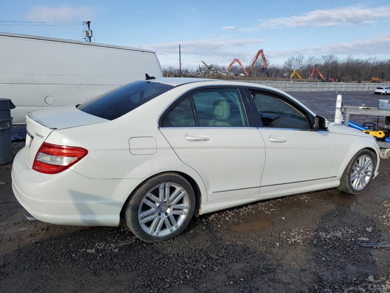 2009 Mercedes-Benz C-klasse VIN WDDGF81X29R084182 Copart auction photo, front end damage thumbnail 3