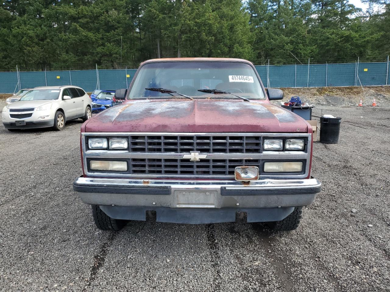 1990 Chevrolet Suburban VIN 1GNEV16K1LF120503 Copart auction photo, all over / undercarriage damage thumbnail 5