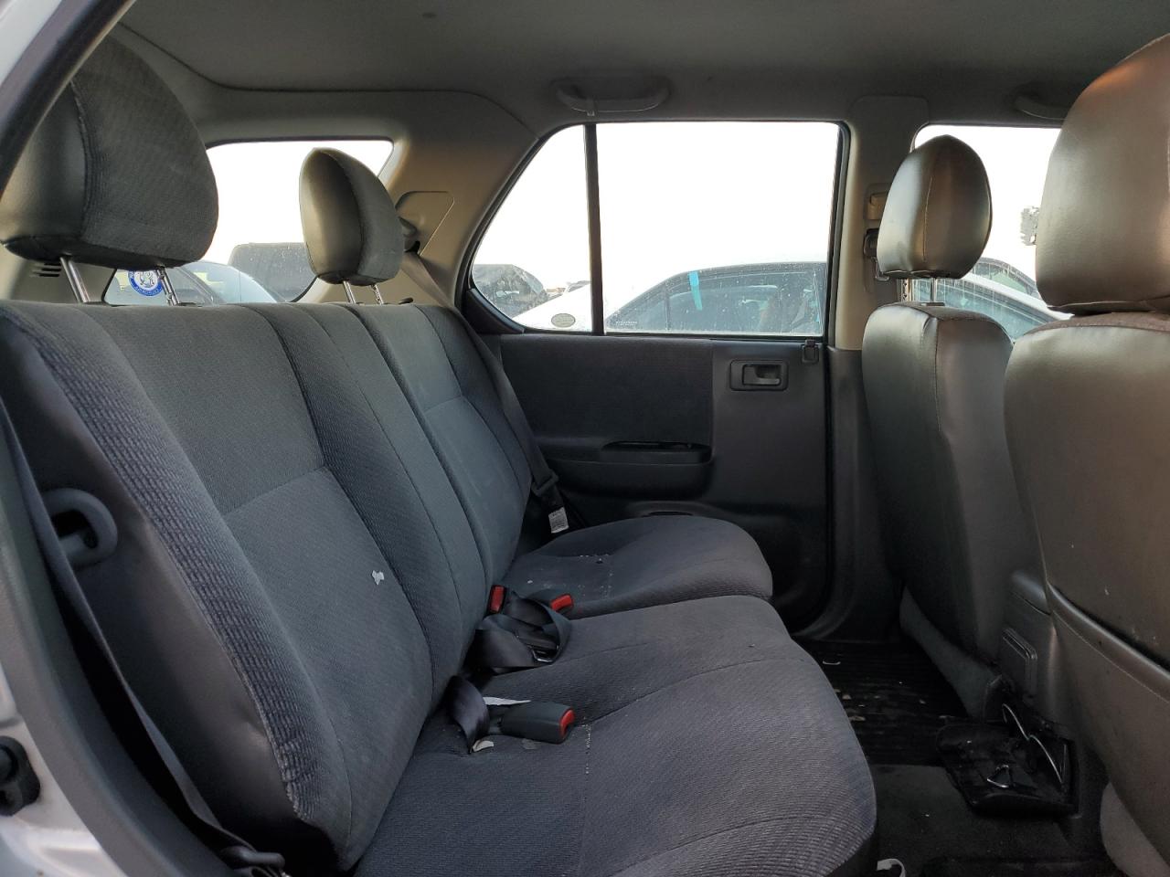 2001 Honda Passport VIN 4S6CK58W414403943 Copart auction photo, minor dent/scratches damage thumbnail 11