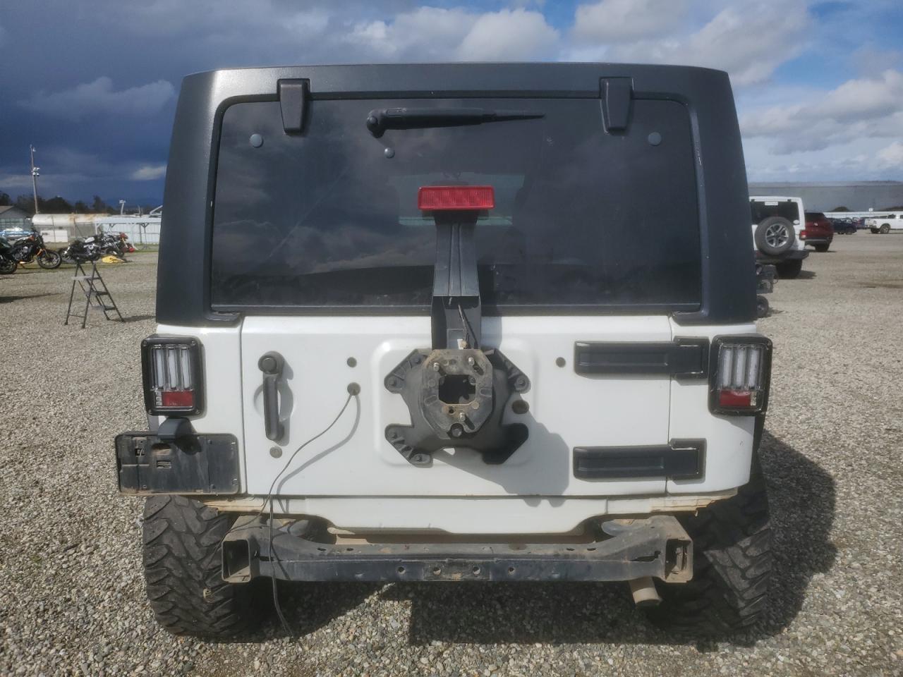 2016 Jeep Wrangler VIN 1C4BJWFG1GL229485 Copart auction photo, front end / rear end damage thumbnail 6