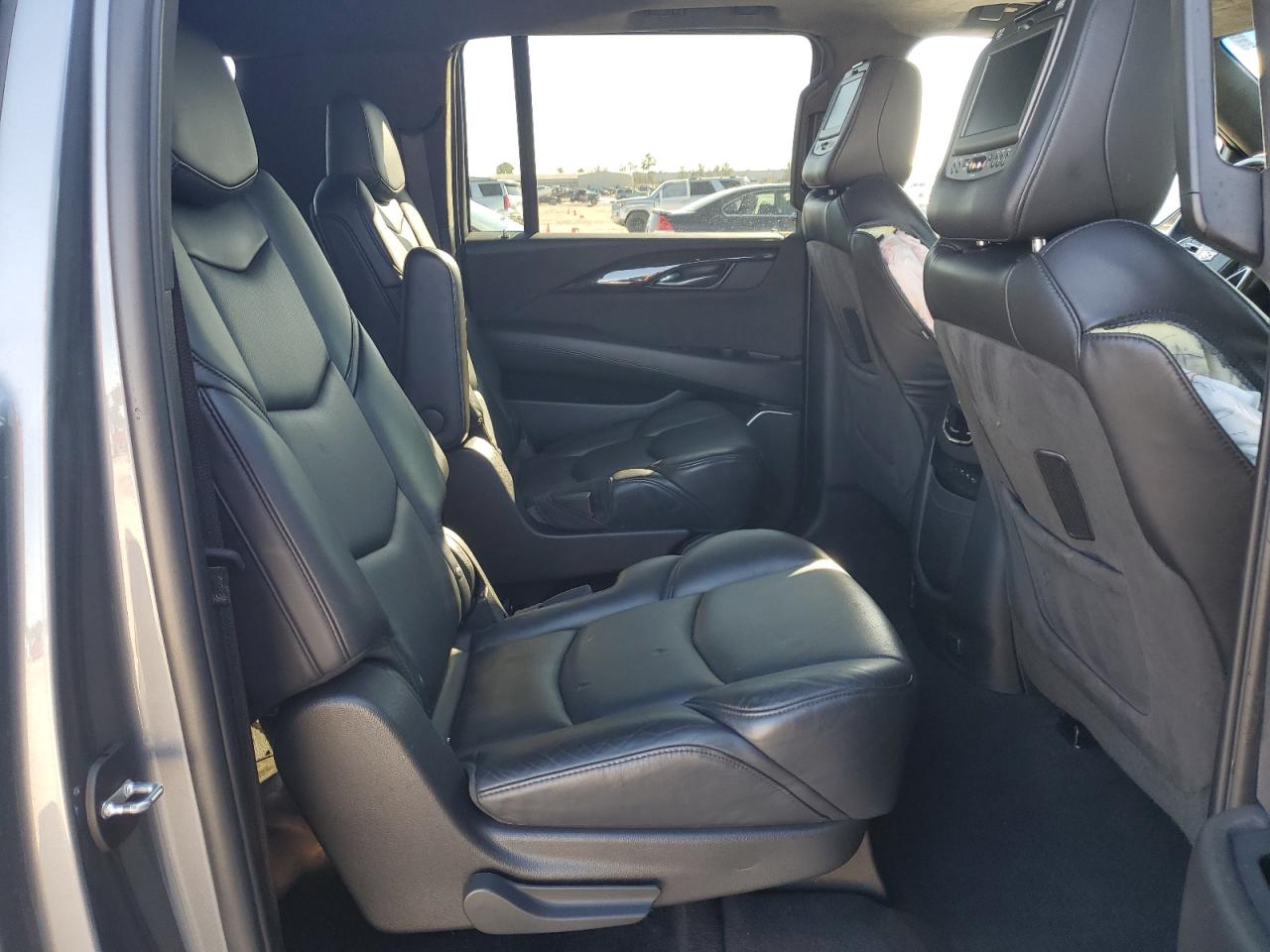 2019 Cadillac Escalade VIN 1GYS3KKJ7KR211397 Copart auction photo, front end / side damage thumbnail 11