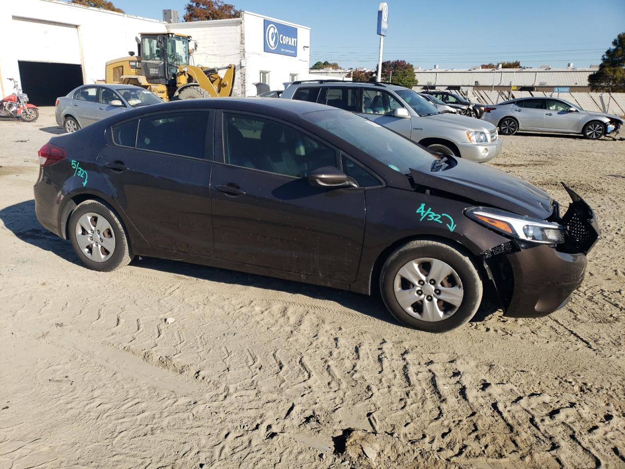 2017 KIA Forte VIN 3KPFL4A71HE012293 Copart auction photo, front end / side damage thumbnail 4