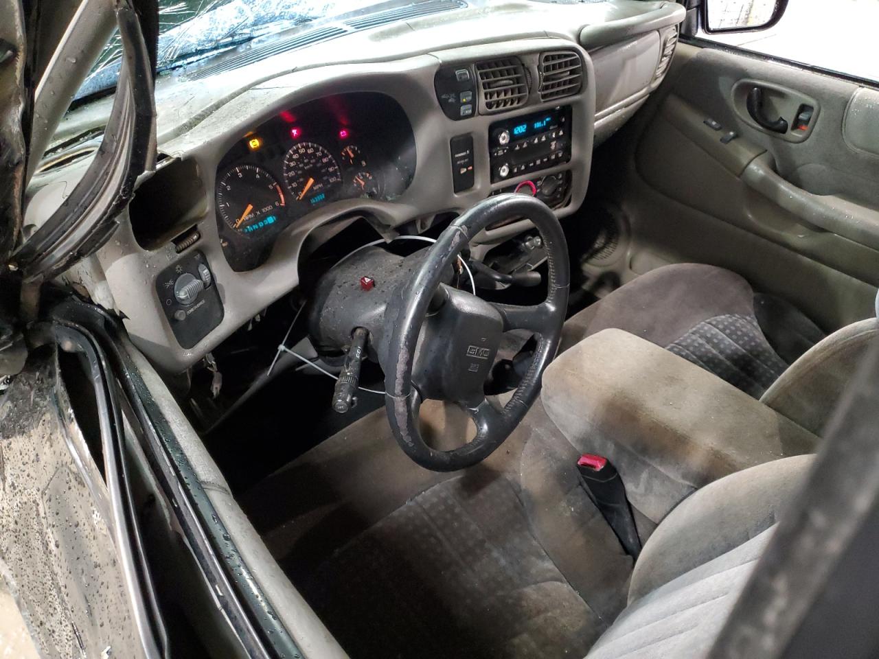 2002 GMC Sonoma VIN 1GTCT19W728186335 Copart auction photo, side / front end damage thumbnail 8