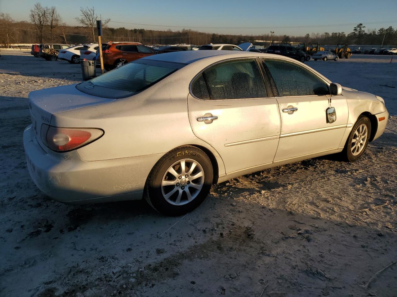2002 Lexus ES VIN JTHBF30G925031354 Copart auction photo, front end / side damage thumbnail 3
