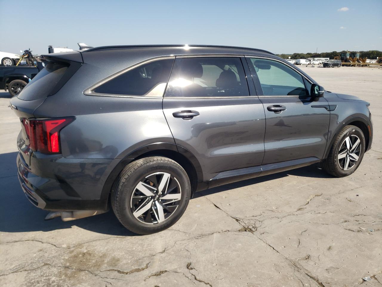 2021 KIA Sorento VIN 5XYRL4LCXMG007095 Copart auction photo, side damage thumbnail 3