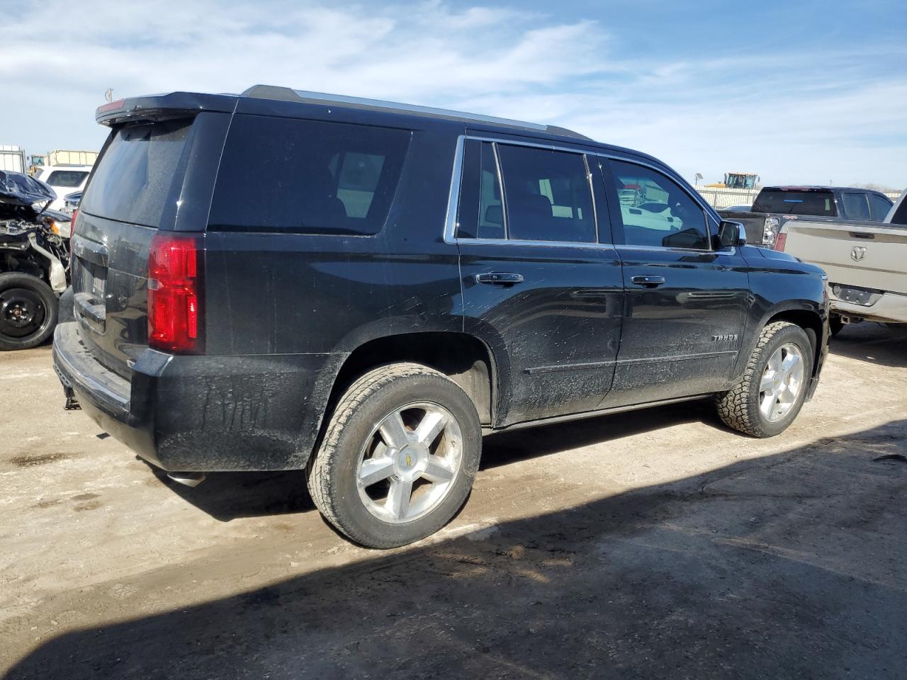 2017 Chevrolet Tahoe VIN 1GNSKCKC4HR293525 Copart auction photo, front end / side damage thumbnail 3