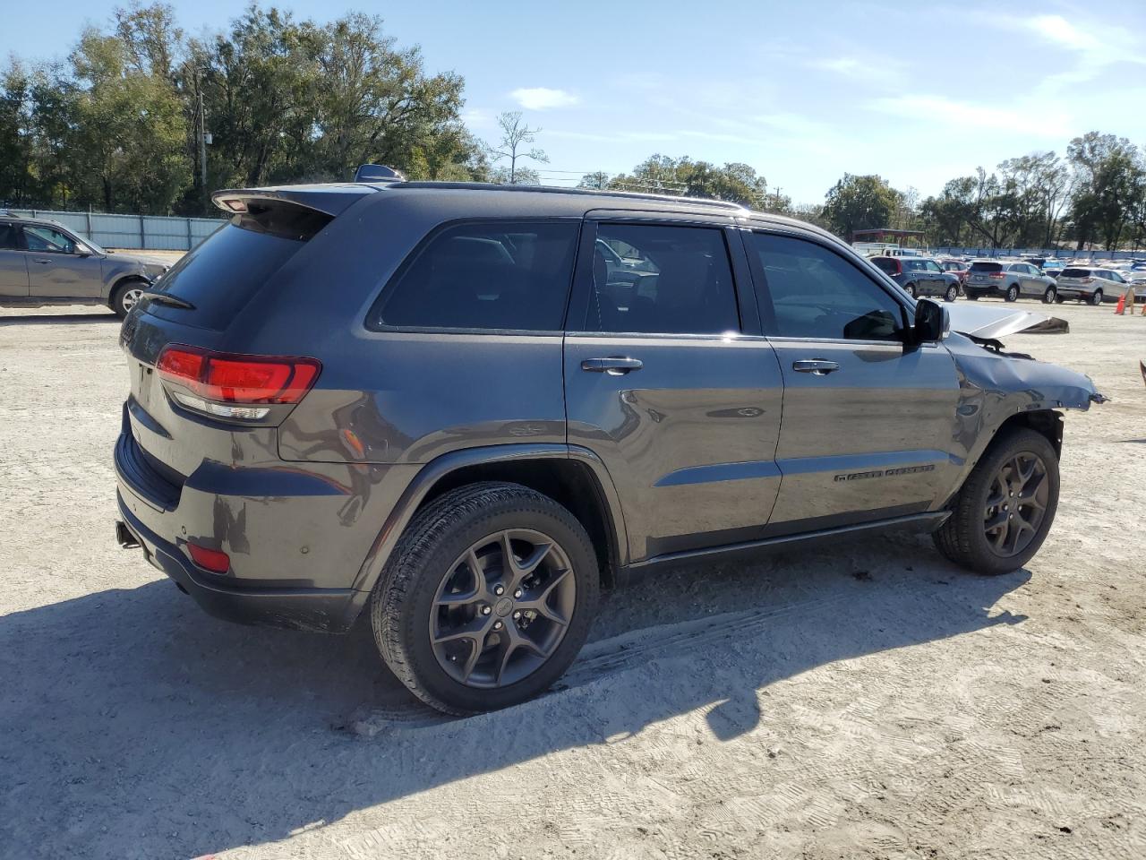 2021 Jeep Grand Cherokee VIN 1C4RJFBG9MC705451 Copart auction photo, front end / minor dent/scratches damage thumbnail 3