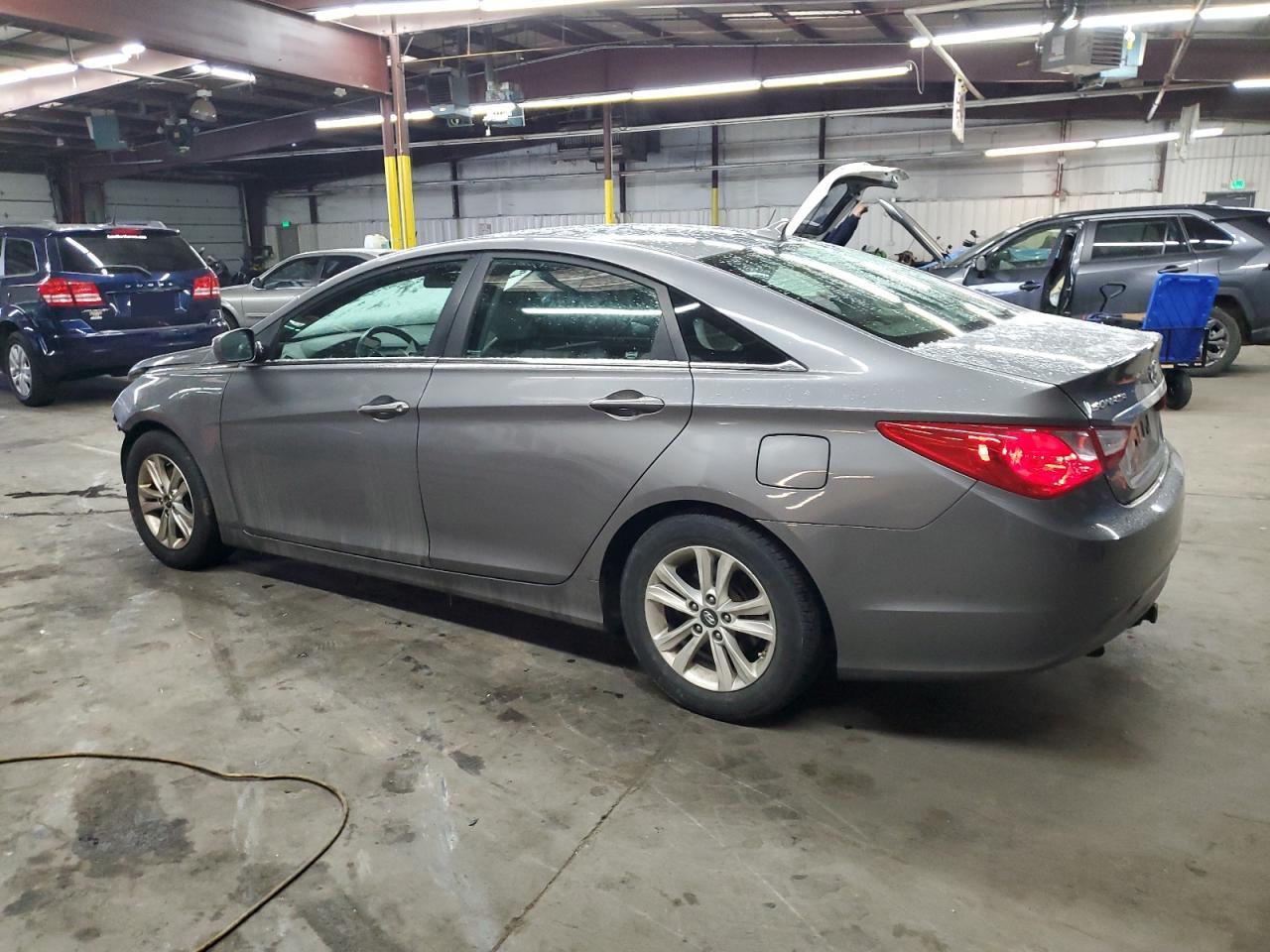 2011 Hyundai Sonata VIN 5NPEB4AC9BH226267 Copart auction photo, all over damage thumbnail 2