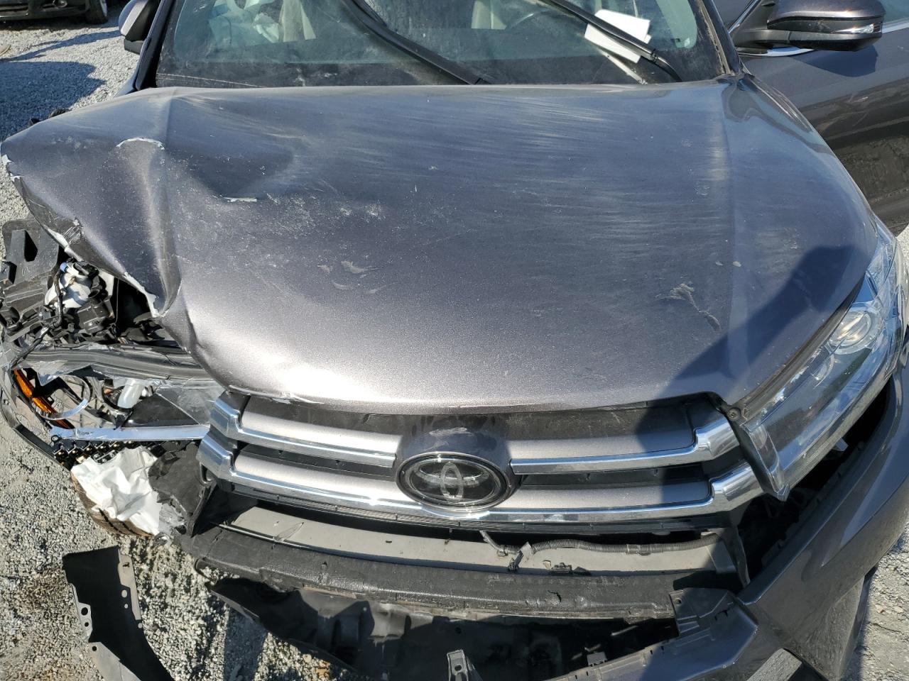 2017 Toyota Highlander VIN 5TDDZRFH6HS412540 Copart auction photo, front end / minor dent/scratches damage thumbnail 13