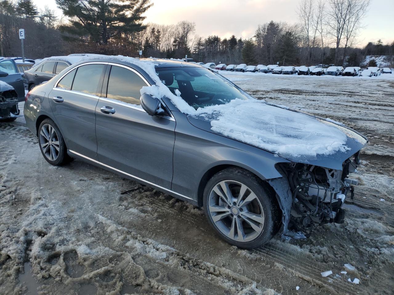2017 Mercedes-Benz C-klasse VIN 55SWF4KB3HU205967 Copart auction photo, front end / minor dent/scratches damage thumbnail 4