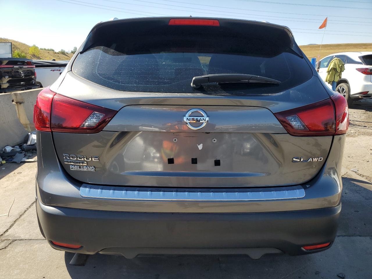 2017 Nissan Rogue VIN JN1BJ1CR0HW121211 Copart auction photo, front end / side damage thumbnail 6