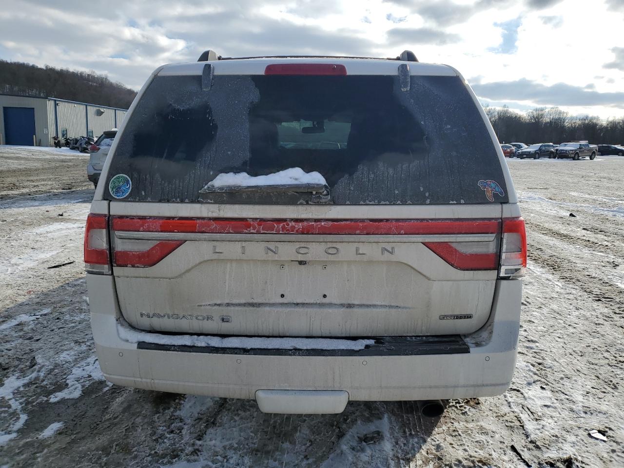 2015 Lincoln Navigator VIN 5LMJJ3JT2FEJ07907 Copart auction photo, all over damage thumbnail 6