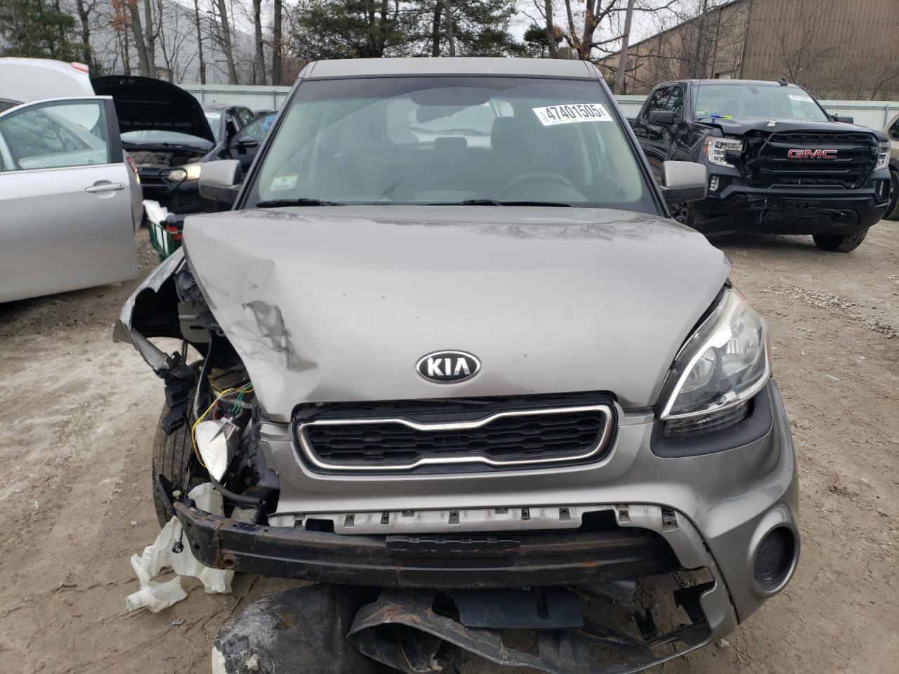 2013 KIA Soul VIN KNDJT2A51D7588005 Copart auction photo, front end / minor dent/scratches damage thumbnail 5