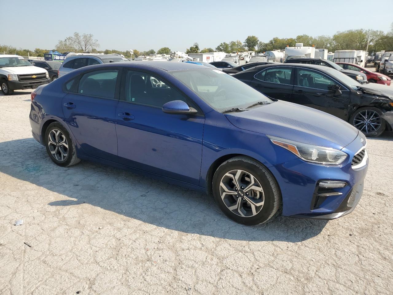 2020 KIA Forte VIN 3KPF24AD7LE255849 Copart auction photo, vandalism / side damage thumbnail 4