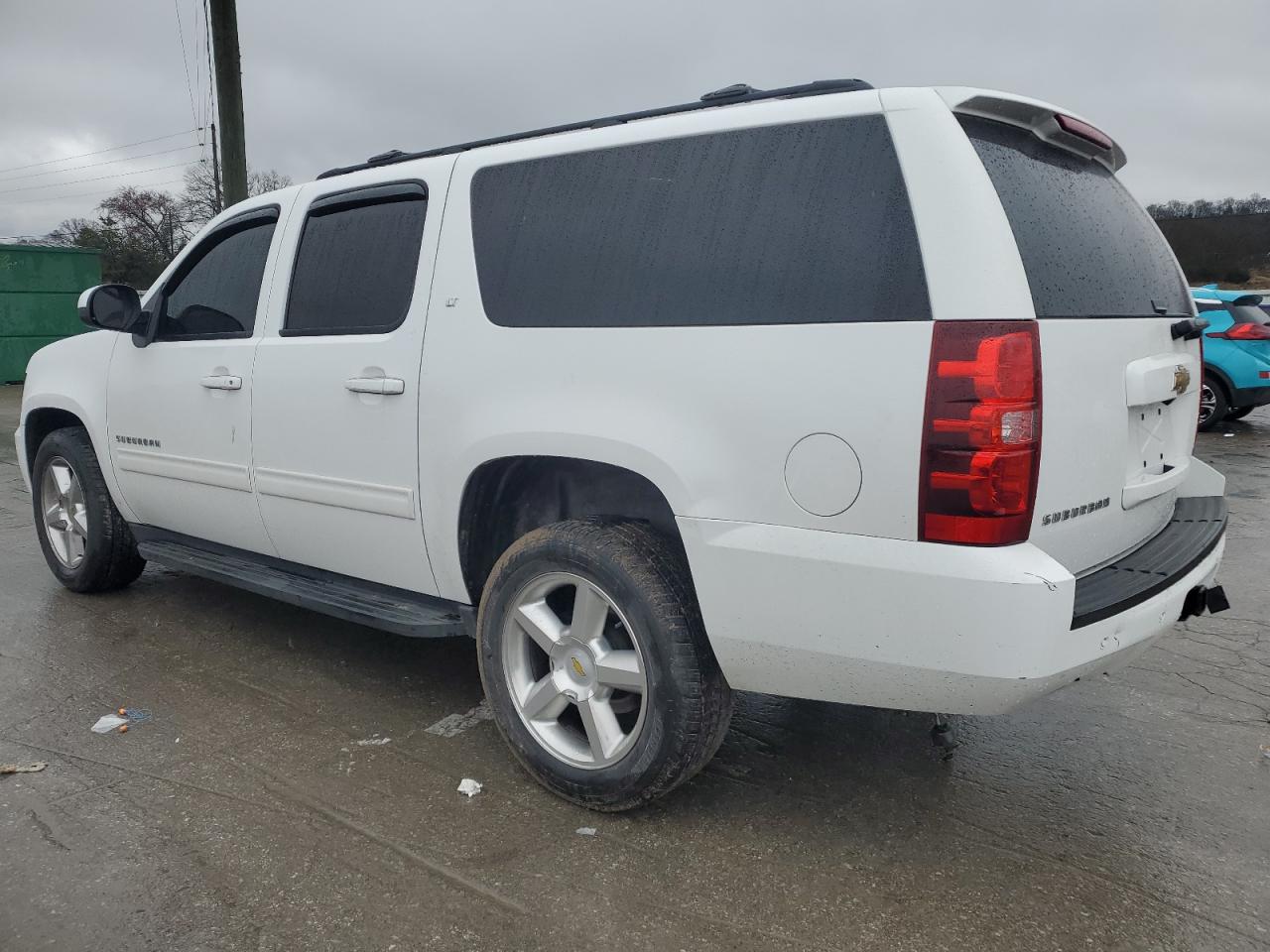 2011 Chevrolet Suburban VIN 1GNSKJE3XBR232915 Copart auction photo, front end / minor dent/scratches damage thumbnail 2