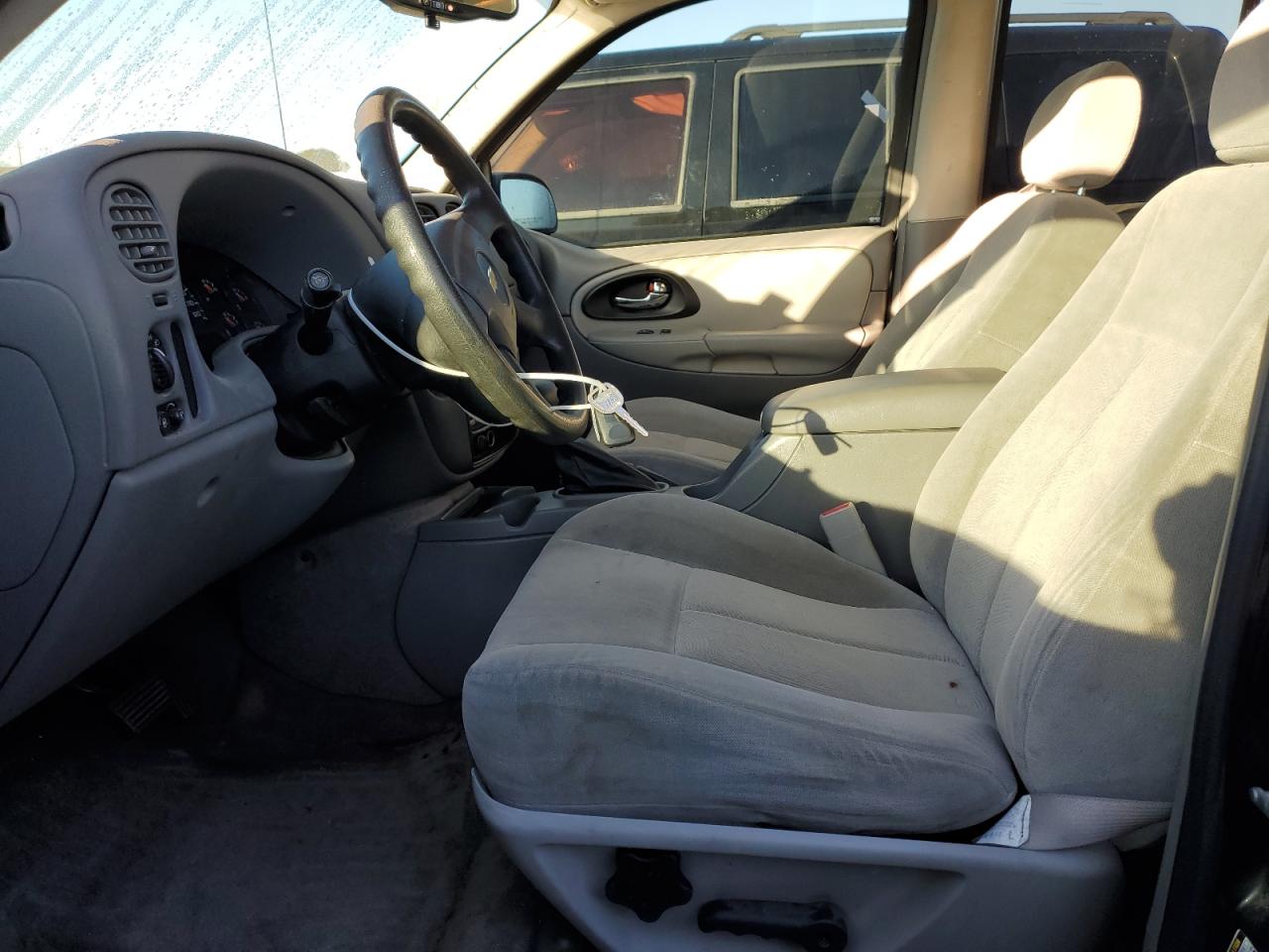2005 Chevrolet TrailBlazer VIN 1GNDS13S652357524 Copart auction photo, front end damage thumbnail 7
