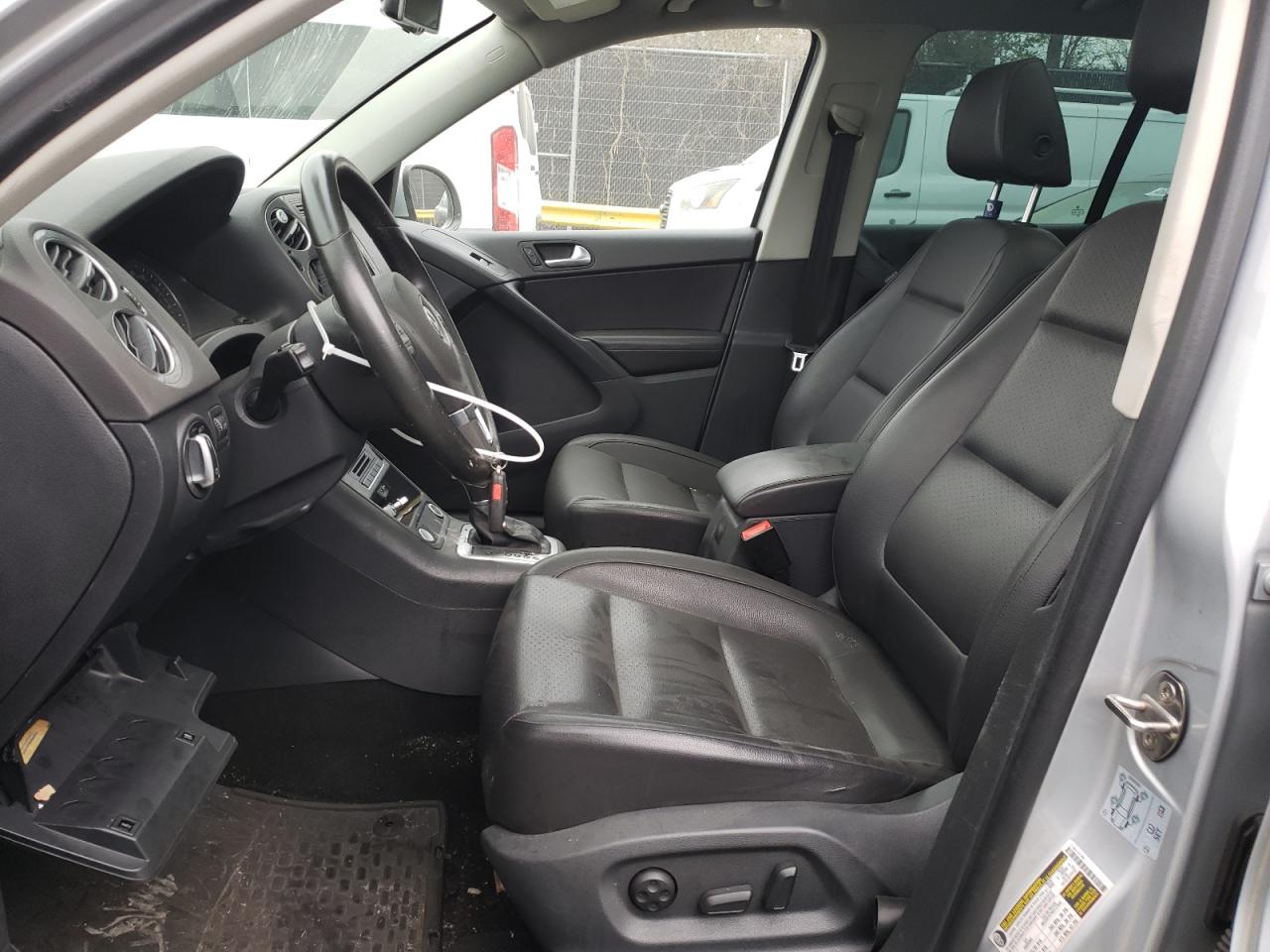 2016 Volkswagen Tiguan VIN WVGBV7AX2GW607339 Copart auction photo, front end damage thumbnail 7