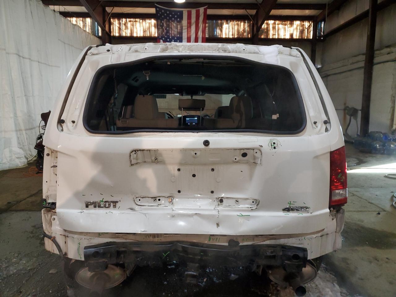 2015 Honda Pilot VIN 5FNYF4H23FB005640 Copart auction photo, rear end / minor dent/scratches damage thumbnail 6